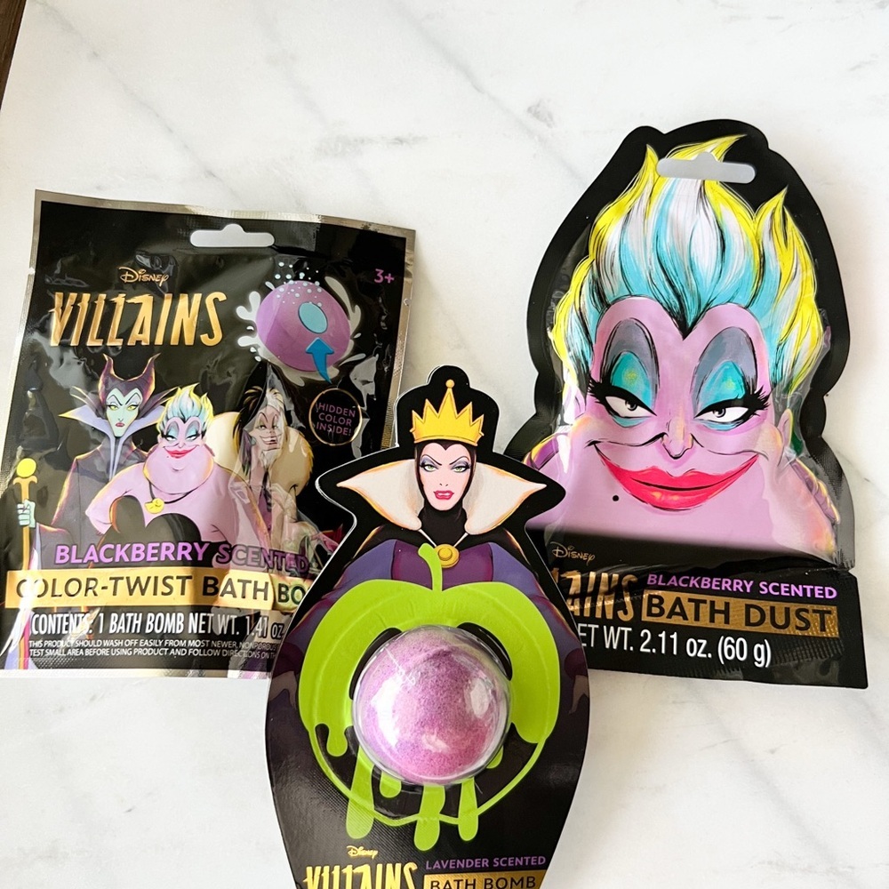 Disney Villains Blackberry and lavender Bath Set: bath bombs and bath dust